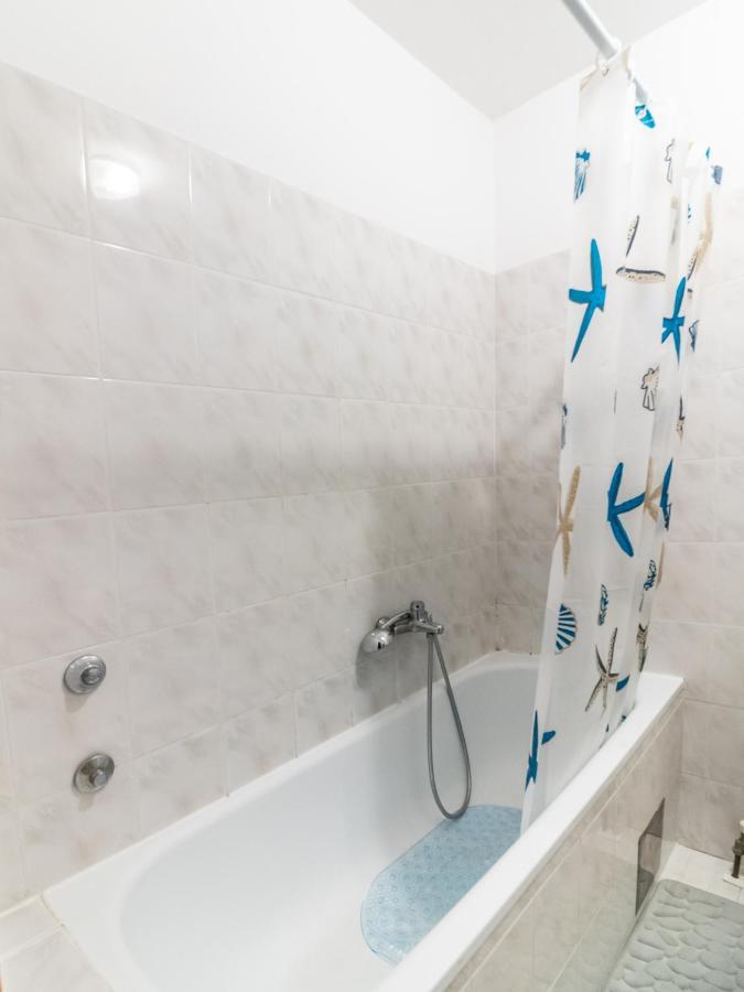 Viki Apartment *